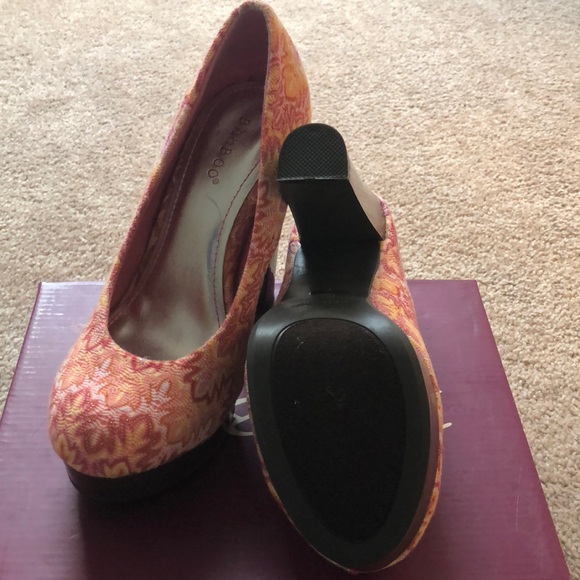 Heels - Picture 2 of 3